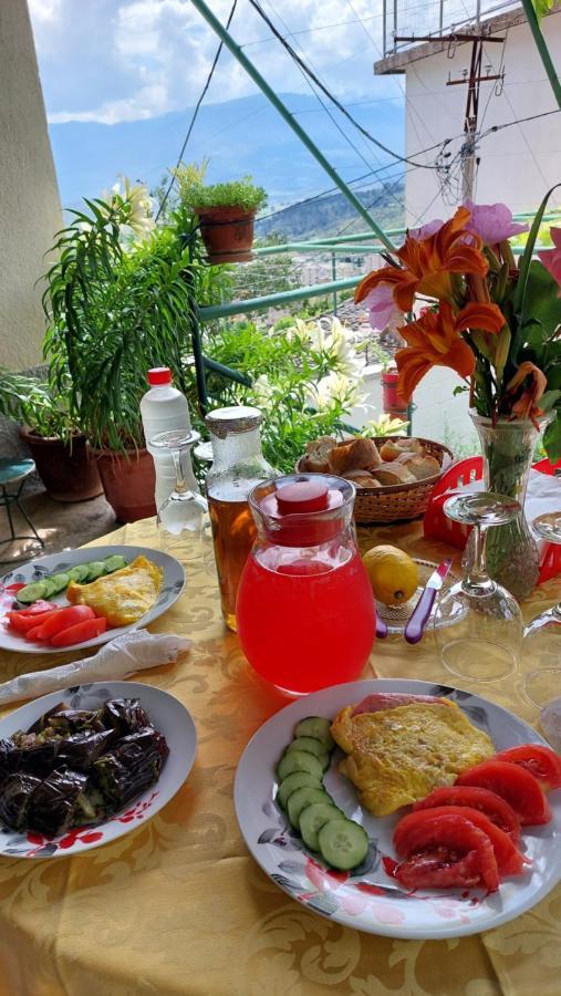 Relax Guesthouse Gjirokastër Exterior foto