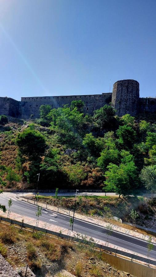 Relax Guesthouse Gjirokastër Exterior foto